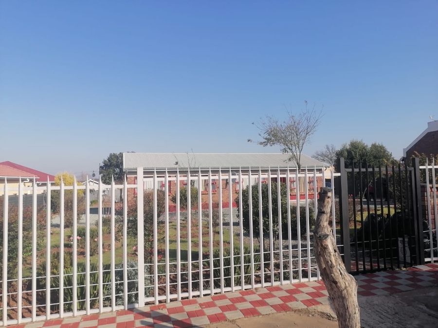 To Let 3 Bedroom Property for Rent in Madeira Park Eastern Cape